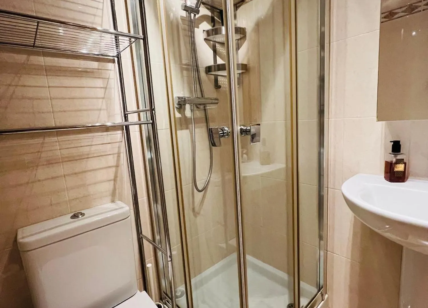 Hill View Benalmadena Appartment With Fresh Renovation