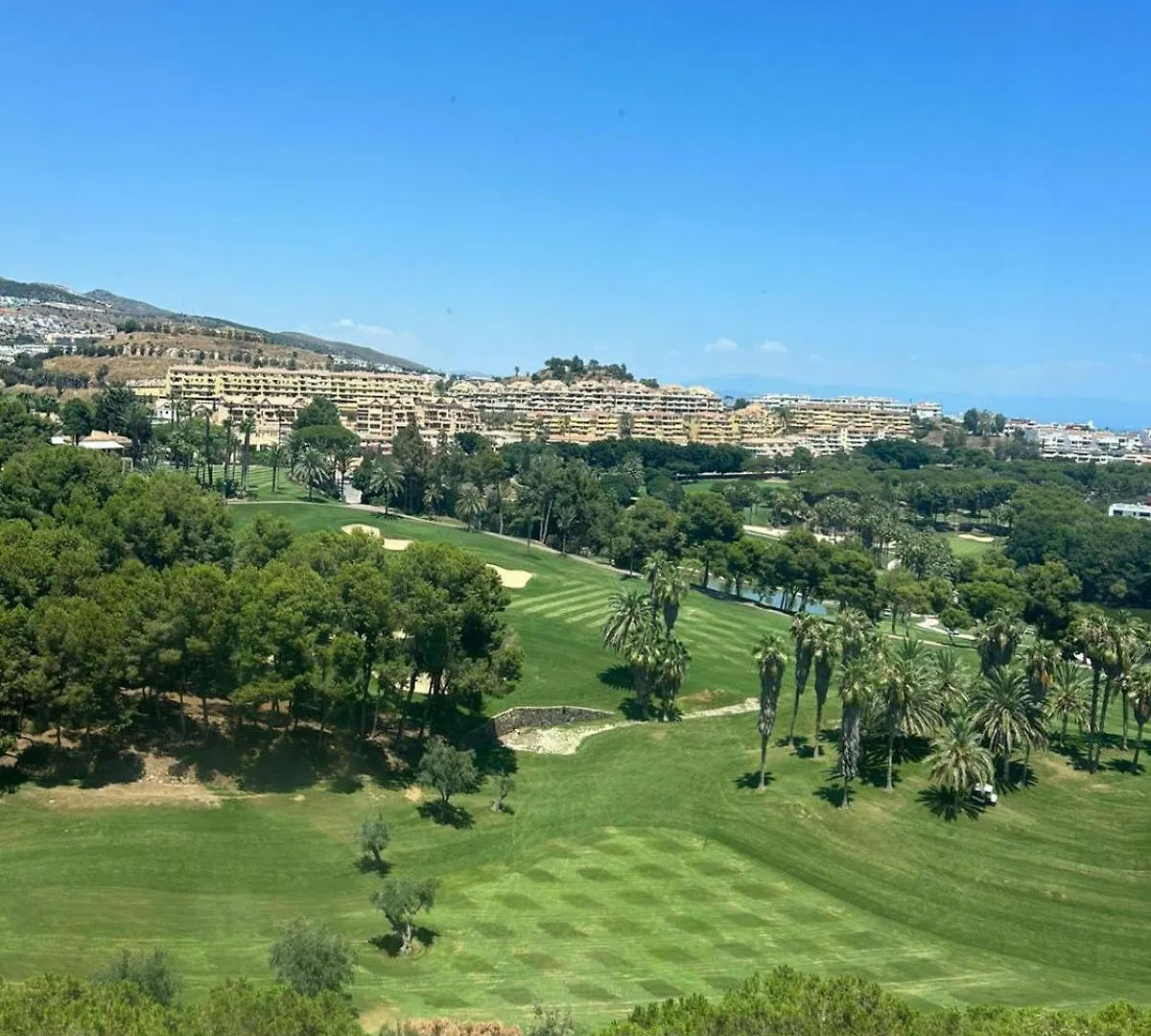 Hill View Benalmadena Appartment With Fresh Renovation