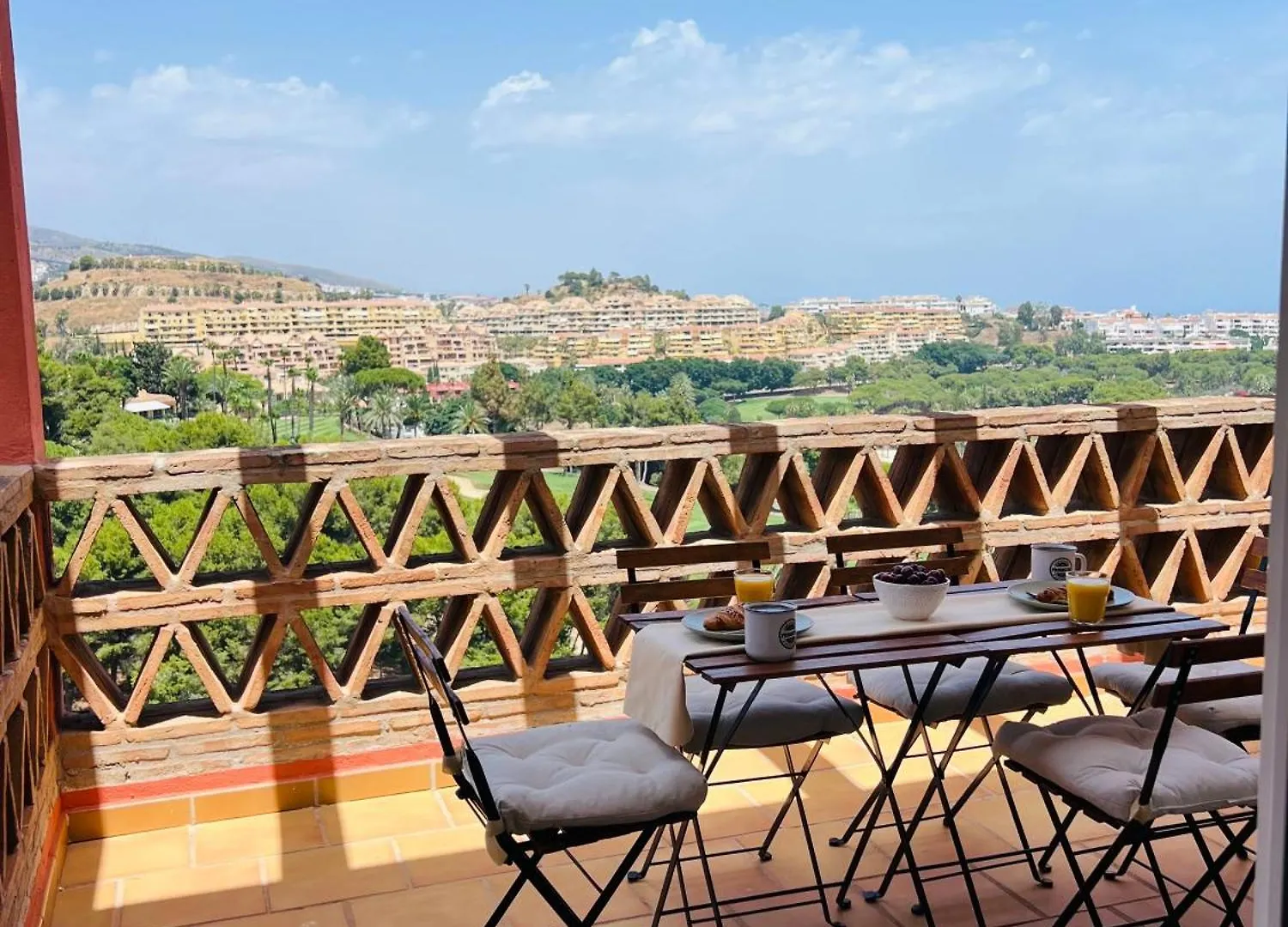 Hill View Benalmadena Appartment With Fresh Renovation location