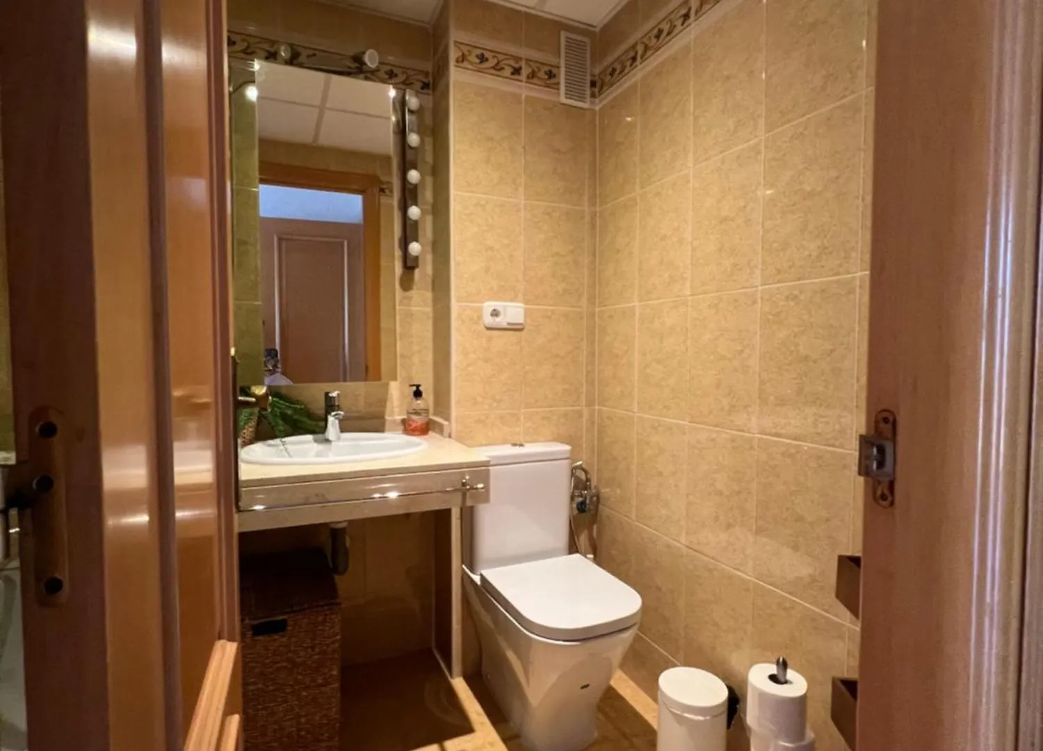 Hill View Benalmadena Appartment With Fresh Renovation Daire
